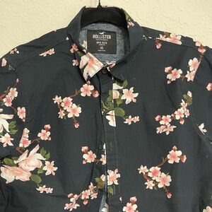 Hollister -Boys Size-extra small shirt